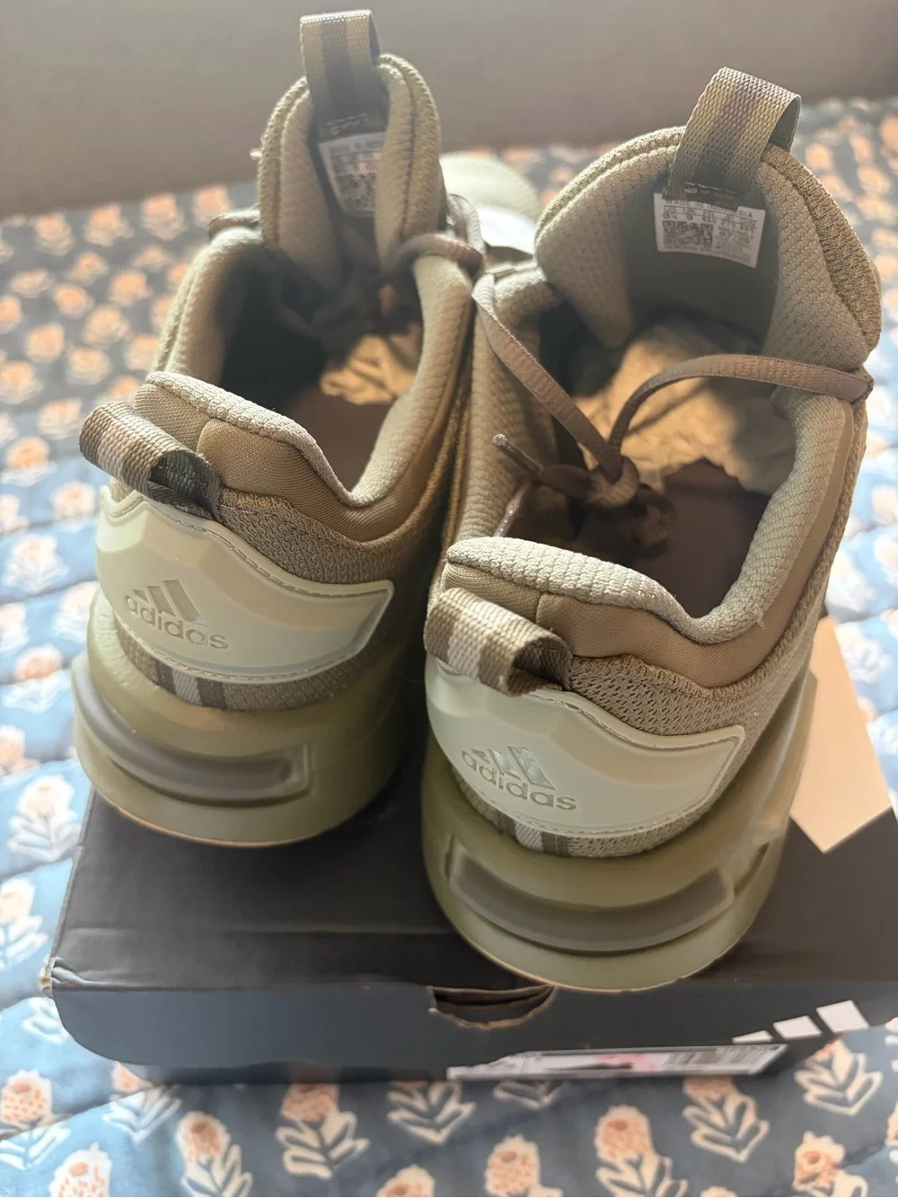 adidas Racer TR23 Sneakers Mens 9.5 NIB Green Cloudfoam Running Shoes